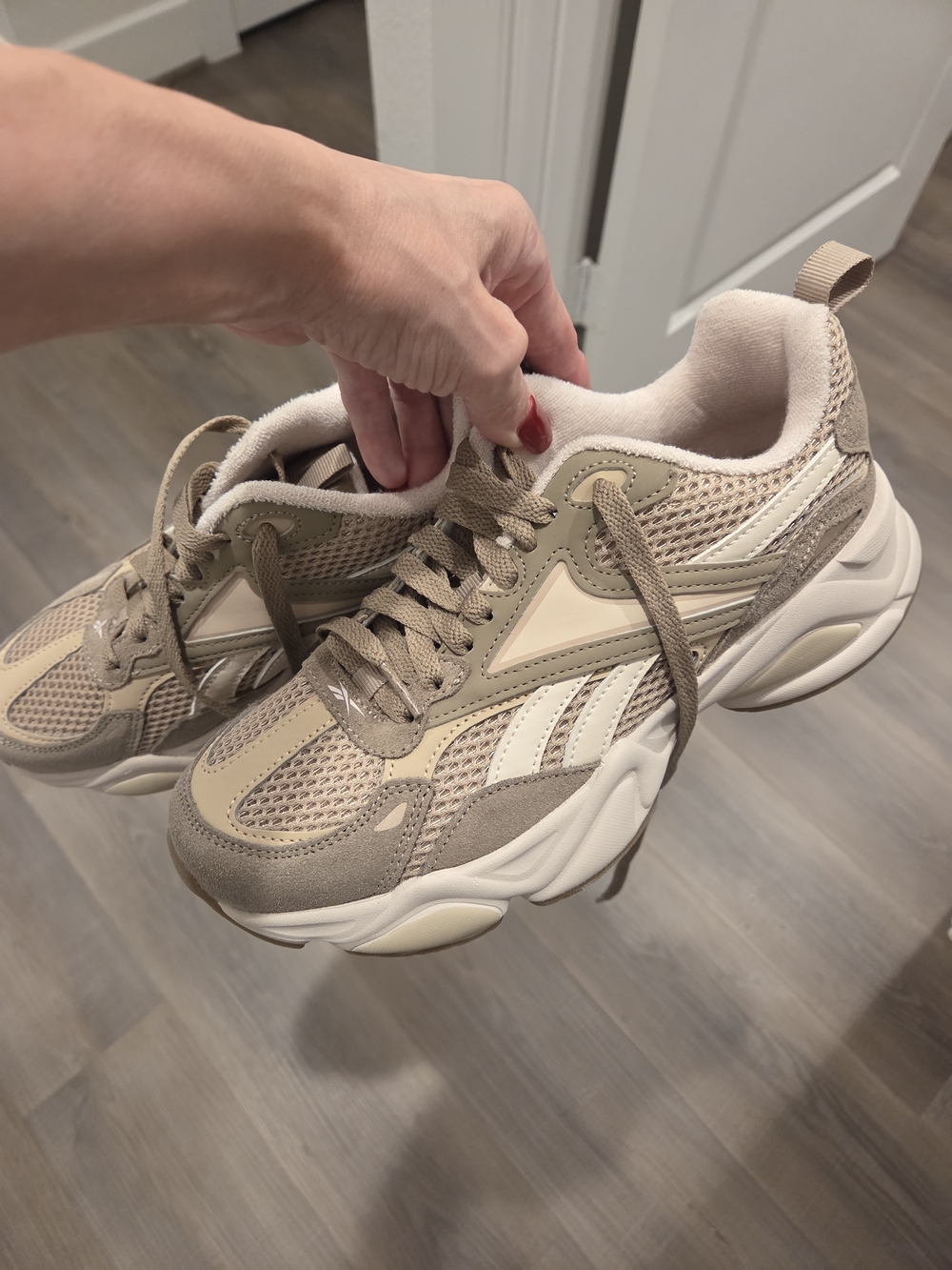 Reebok Women's Taupe and Beige Chunky Sneakers NWOT